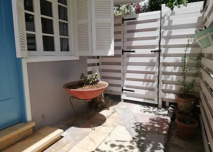 Sparrows Nest * Lárnaca